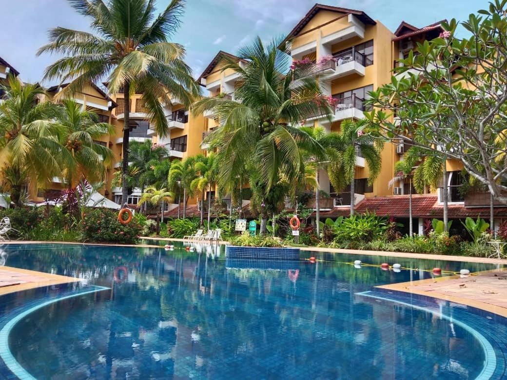 Tiara Labuan Hotel Eksteriør billede
